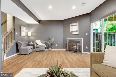 1982 Logan Manor Dr, Reston, VA 20190 photo 38
