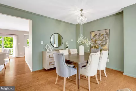 1982 Logan Manor Dr, Reston, VA 20190 photo 6