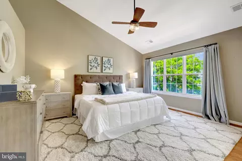 1982 Logan Manor Dr, Reston, VA 20190 photo 21