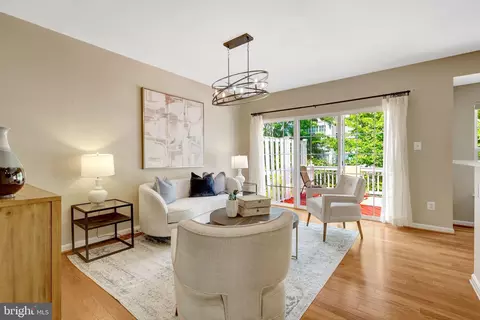 1982 Logan Manor Dr, Reston, VA 20190 photo 15