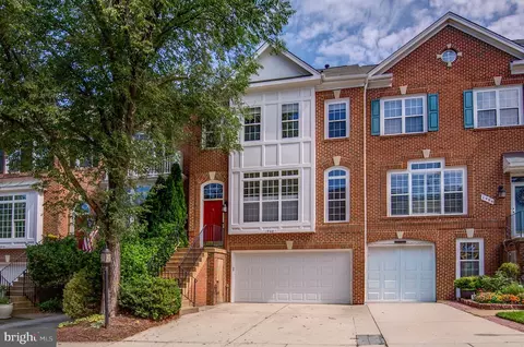 1982 Logan Manor Dr, Reston, VA 20190