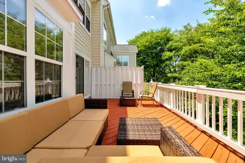 1982 Logan Manor Dr, Reston, VA 20190 photo 16