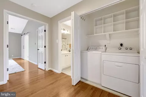1982 Logan Manor Dr, Reston, VA 20190 photo 34