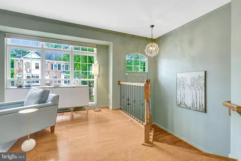 1982 Logan Manor Dr, Reston, VA 20190 photo 2