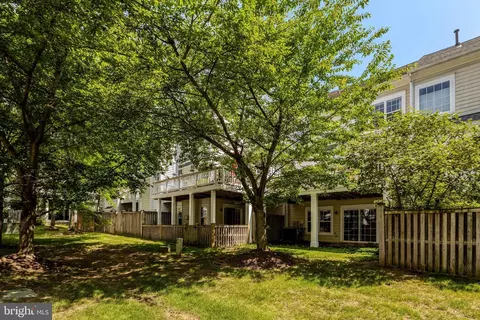 1982 Logan Manor Dr, Reston, VA 20190 photo 39