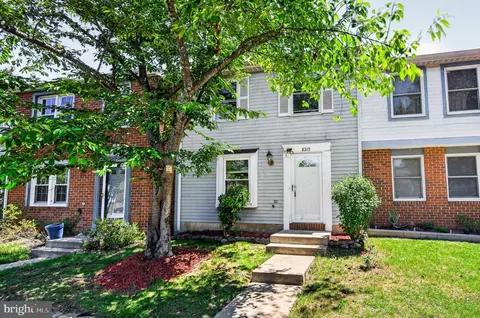 8315 Claremont Woods Dr, Alexandria, VA 22309