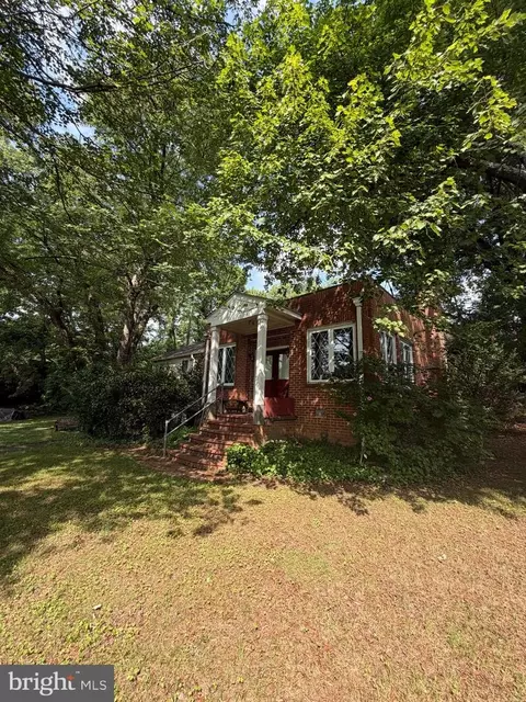 7314 Idylwood Rd, Falls Church, VA 22043