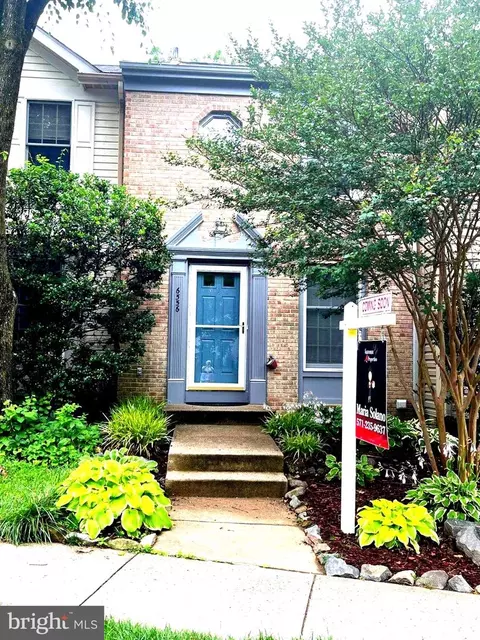 6556 Skylemar Trl, Centreville, VA 20121