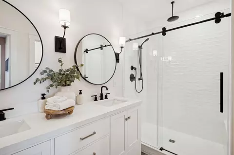 Bath - 14980 Deco Cir, Chantilly, VA 20151 photo 2 of 4