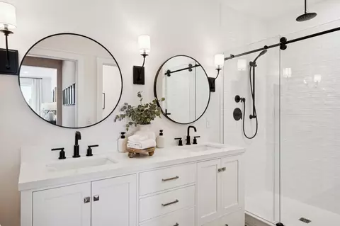 Bath - 14980 Deco Cir, Chantilly, VA 20151 photo 1 of 4