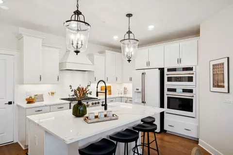 Kitchen - 14980 Deco Cir, Chantilly, VA 20151 photo 2 of 5
