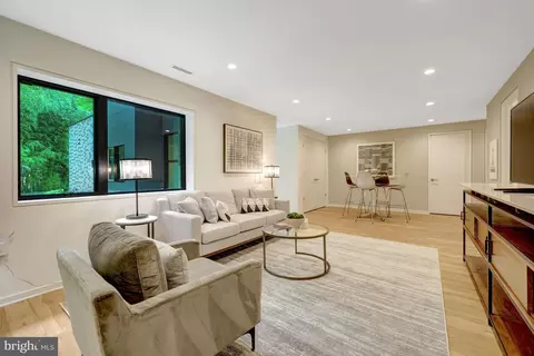 Living - 7815 Old Falls Rd, Mclean, VA 22102 photo 9 of 9
