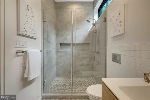 Bath - 7815 Old Falls Rd, Mclean, VA 22102 photo 3 of 11