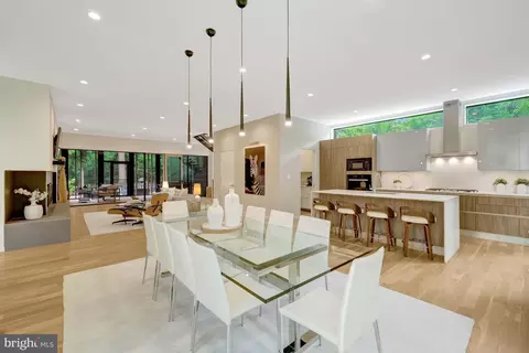 Dining - 7815 Old Falls Rd, Mclean, VA 22102 photo 3 of 5