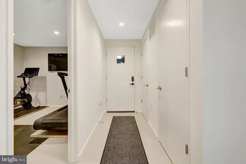 Entry Way - 7815 Old Falls Rd, Mclean, VA 22102 photo 15 of 15