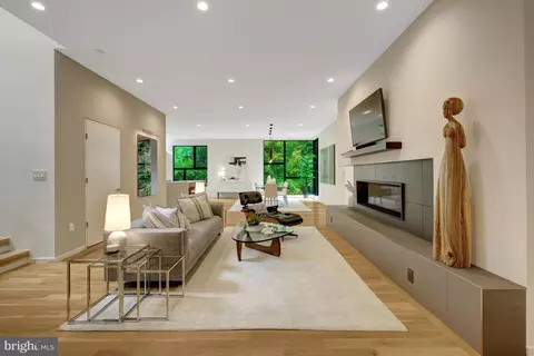 Living - 7815 Old Falls Rd, Mclean, VA 22102 photo 2 of 9