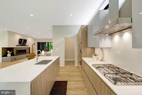 Kitchen - 7815 Old Falls Rd, Mclean, VA 22102 photo 4 of 5