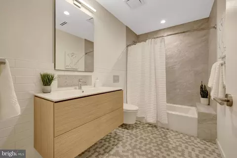 Bath - 7815 Old Falls Rd, Mclean, VA 22102 photo 11 of 11