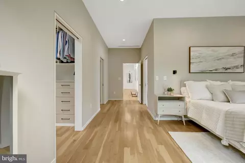 Entry Way - 7815 Old Falls Rd, Mclean, VA 22102 photo 9 of 15