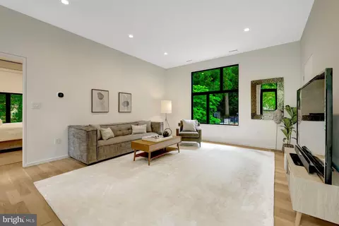 Living - 7815 Old Falls Rd, Mclean, VA 22102 photo 3 of 9