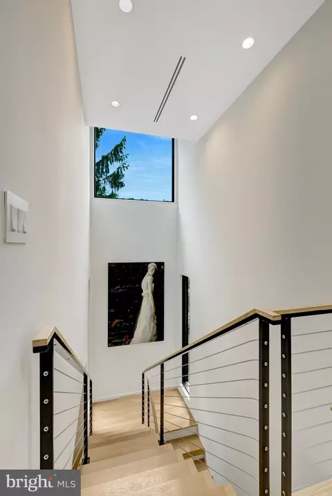 Entry Way - 7815 Old Falls Rd, Mclean, VA 22102 photo 6 of 15