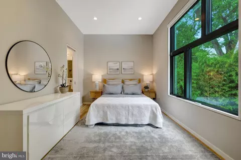 Bedroom - 7815 Old Falls Rd, Mclean, VA 22102 photo 8 of 11