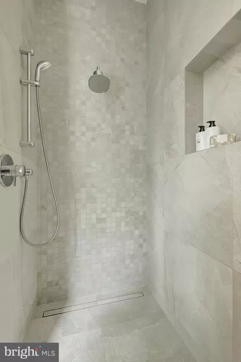 Bath - 7815 Old Falls Rd, Mclean, VA 22102 photo 6 of 11