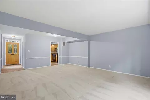 Living - 7674 Tiverton Dr, Springfield, VA 22152 photo 3 of 4