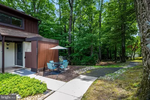 Exterior - 2231 Wheelwright Ct, Reston, VA 20191 photo 7 of 7