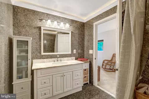Bath - 2231 Wheelwright Ct, Reston, VA 20191 photo 3 of 5