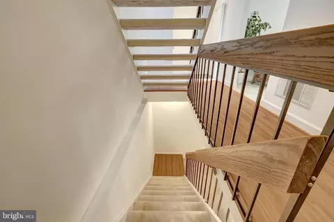 Entry Way - 2231 Wheelwright Ct, Reston, VA 20191 photo 6 of 7