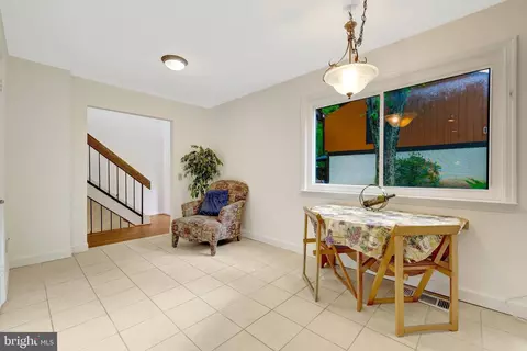Dining - 2231 Wheelwright Ct, Reston, VA 20191 photo 2 of 4