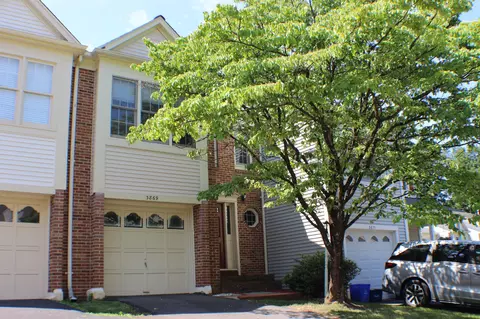3869 Waythorn Pl, Fairfax, VA 22033