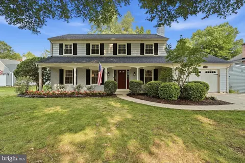 8607 Pilgrim Ct, Alexandria, VA 22308
