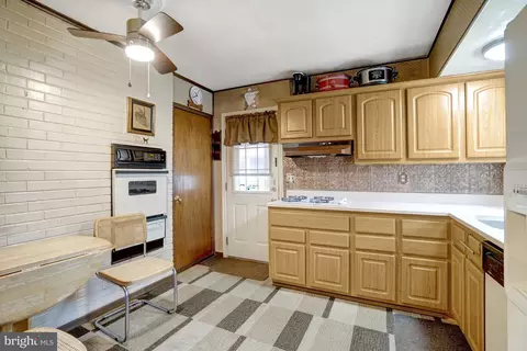 Kitchen - 6014 Hibbling Ave, Springfield, VA 22150 photo 1 of 3