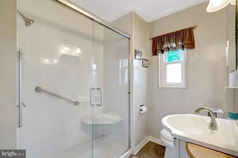 Bath - 6014 Hibbling Ave, Springfield, VA 22150 photo 2 of 2