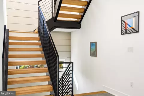 Entry Way - 1459 Dewberry Ct, Mclean, VA 22101 photo 8 of 11