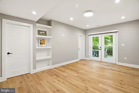 Living - 1459 Dewberry Ct, Mclean, VA 22101 photo 6 of 6