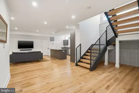 Entry Way - 1459 Dewberry Ct, Mclean, VA 22101 photo 10 of 11