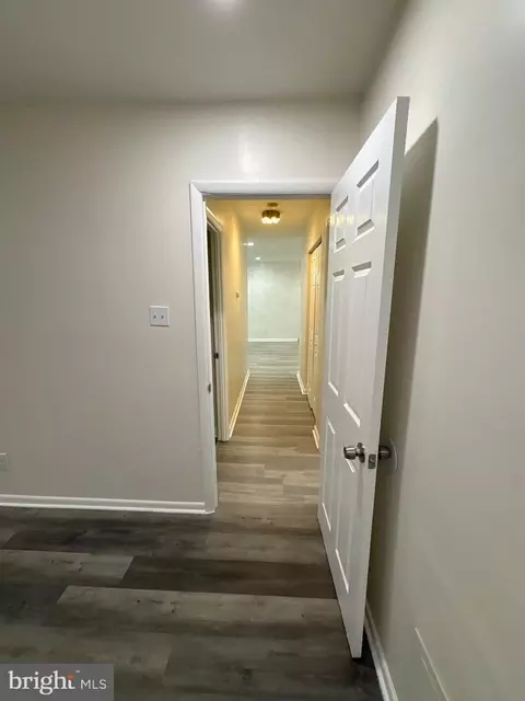 Entry Way - 7094 Spring Garden Dr #202, Springfield, VA 22150 photo 2 of 2