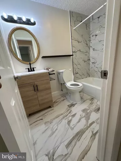 Bath - 7094 Spring Garden Dr #202, Springfield, VA 22150 photo 1 of 2