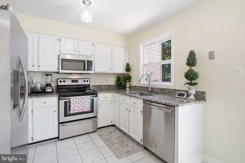 Kitchen - 8434 Springfield Oaks Dr, Springfield, VA 22153 photo 2 of 3