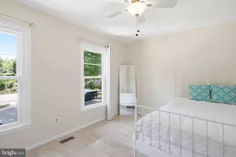 Bedroom - 8434 Springfield Oaks Dr, Springfield, VA 22153 photo 5 of 5