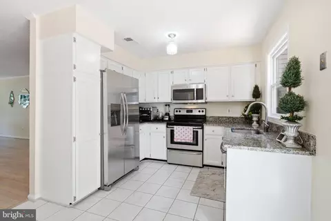 Kitchen - 8434 Springfield Oaks Dr, Springfield, VA 22153 photo 1 of 3