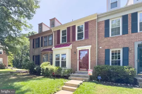 Exterior - 8434 Springfield Oaks Dr, Springfield, VA 22153 photo 10 of 11
