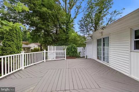 Exterior - 7215 Willow Oak Pl, Springfield, VA 22153 photo 6 of 8