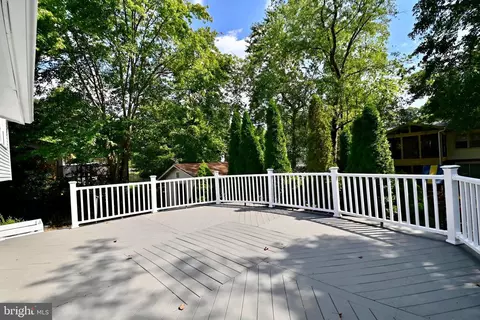 Exterior - 7215 Willow Oak Pl, Springfield, VA 22153 photo 4 of 7
