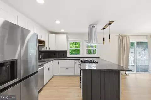 Kitchen - 7215 Willow Oak Pl, Springfield, VA 22153 photo 3 of 5