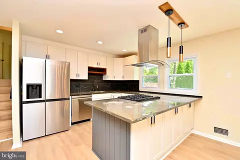 Kitchen - 7215 Willow Oak Pl, Springfield, VA 22153 photo 1 of 6