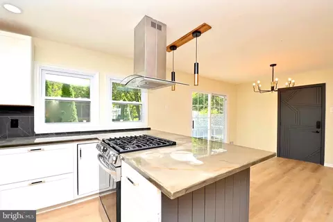 Kitchen - 7215 Willow Oak Pl, Springfield, VA 22153 photo 4 of 6